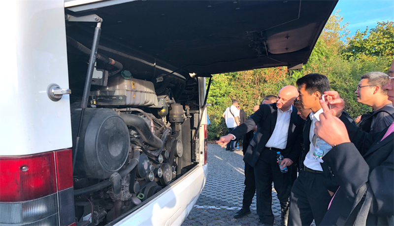 ShengKundao Heavy Truck Engine Vervaardiger verwelkom internasionale kliënte se besoek. Hoe kan gevorderde tegnologieë gebruik word om die duursaamheid en doeltreffende produksie van die swaar vragmotor -kragstelsel te optimaliseer?